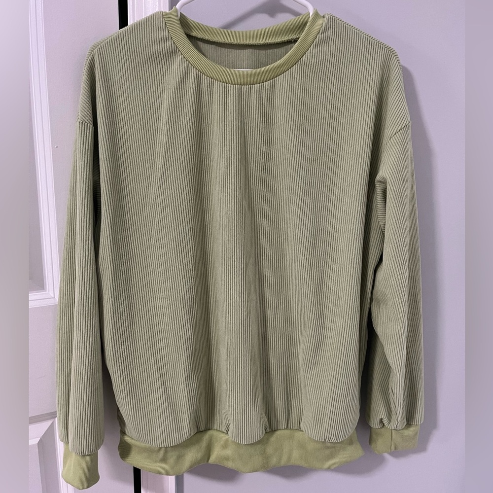Green crewneck